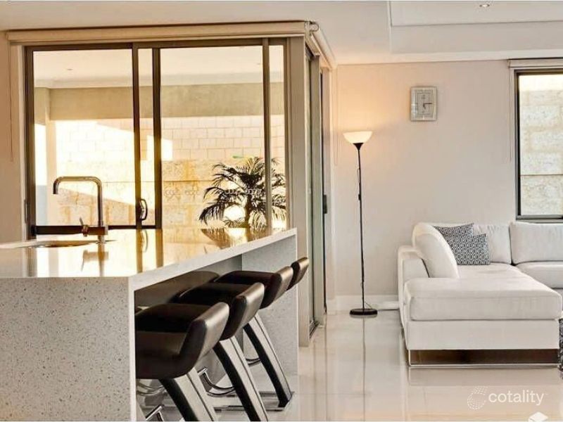 11 Newark Turn, North Coogee, WA 6163