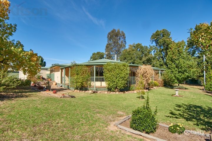 35 Sydney St, Tarcutta, NSW 2652