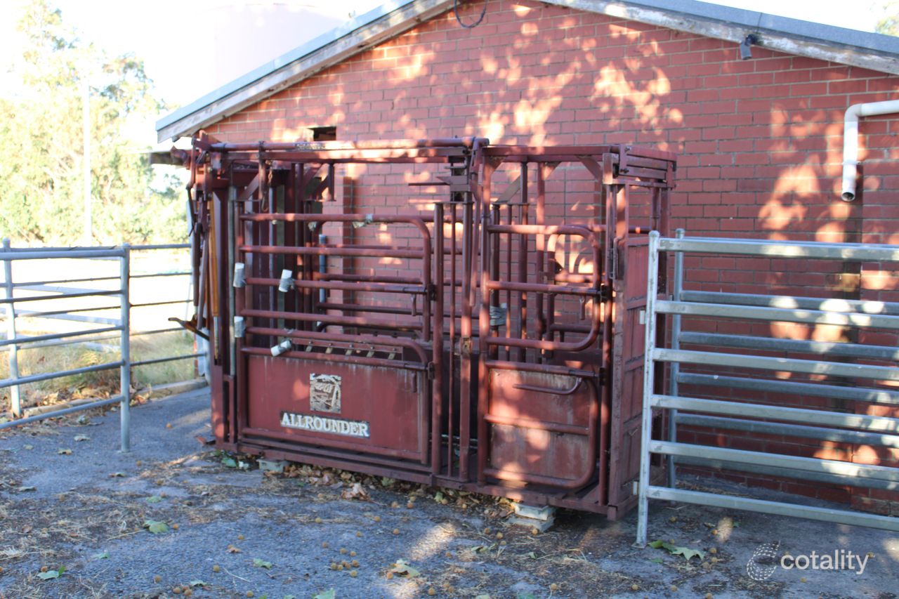 238 Government Rd, Uduc, WA 6220