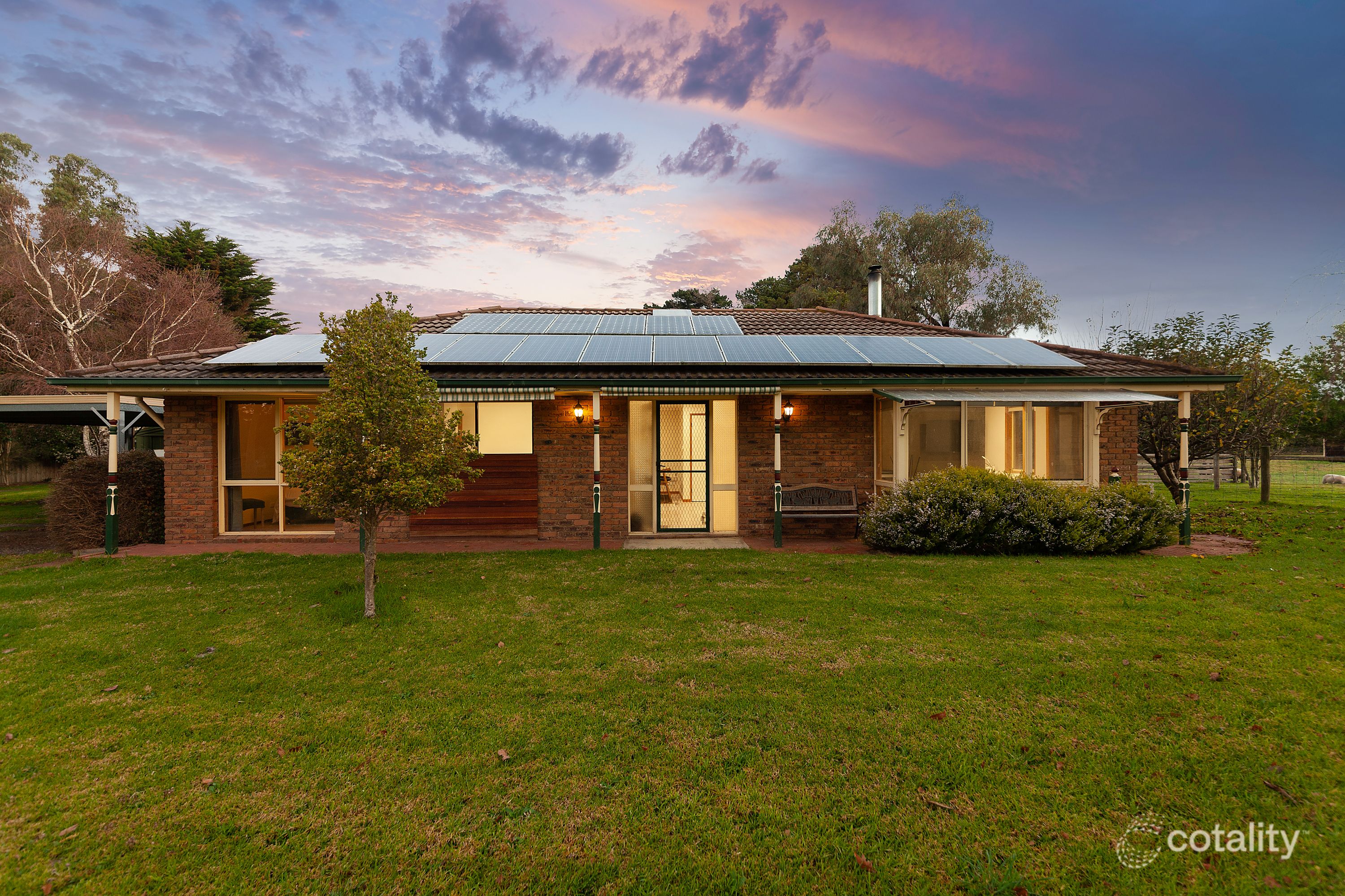 30 Fiona Dr, Cranbourne South, VIC 3977