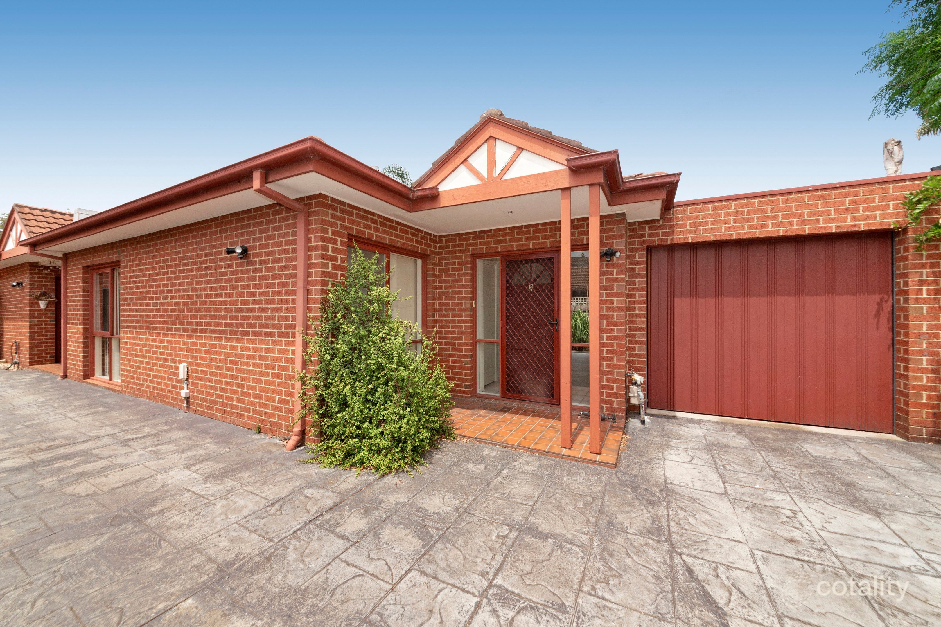 2/62 Lillimur Rd, Ormond, VIC 3204