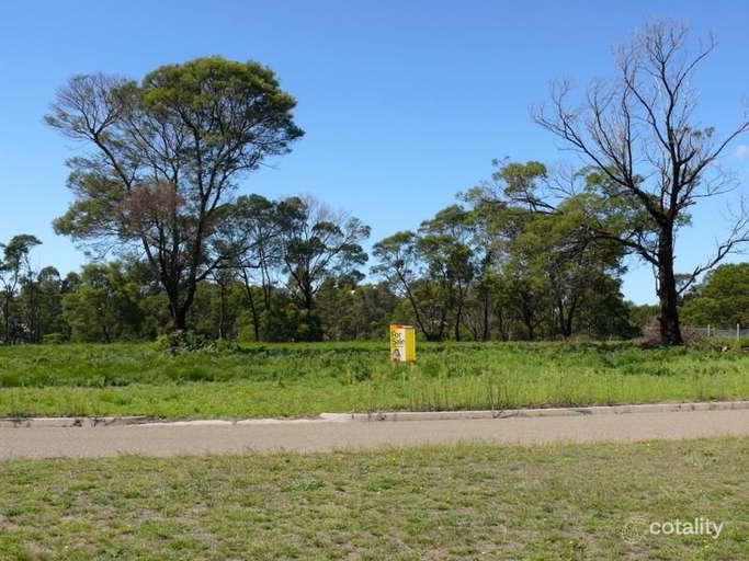 39 Lake Shore Dr, Newlands Arm, VIC 3875