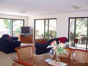 9 Goolara Ct, Ocean Shores, NSW 2483