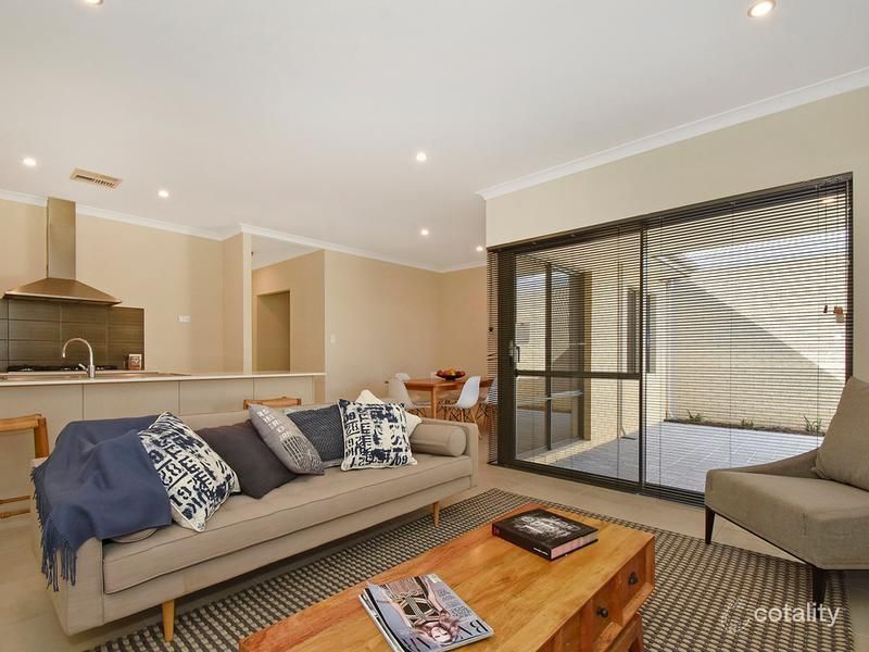 2/18 Axbridge Gra, Alkimos, WA 6038