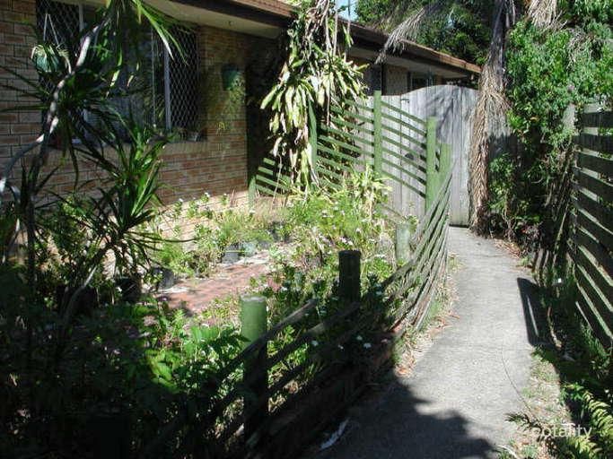 2/30 Sarawak Ave, Palm Beach, QLD 4221