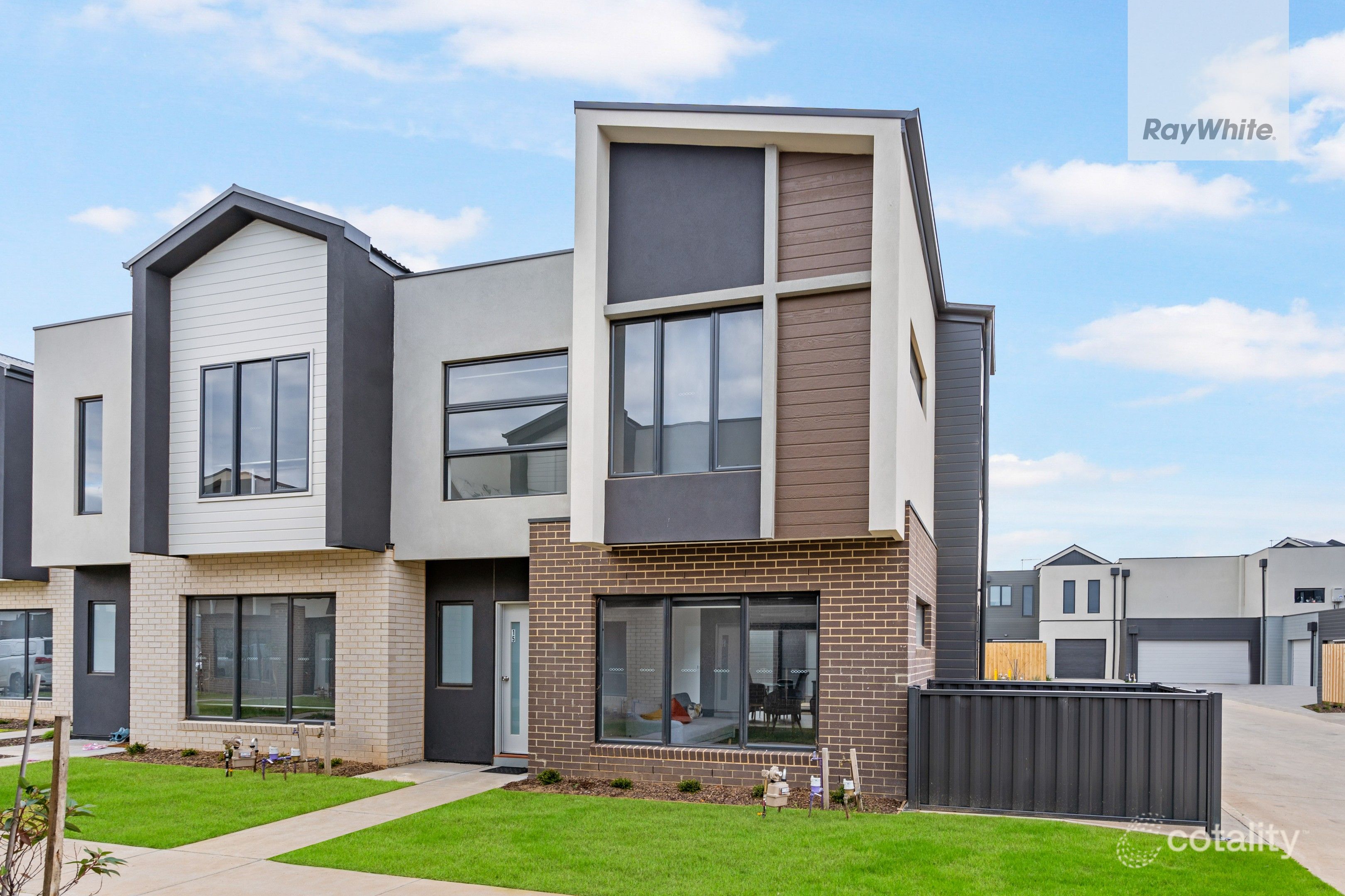 15 Kimzy Cct, Werribee, VIC 3030