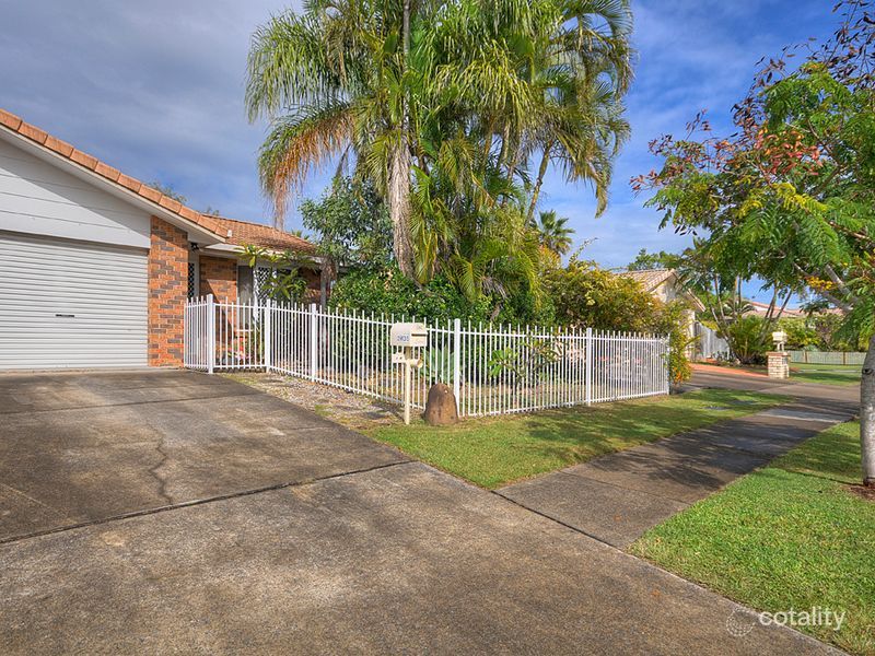 2/35 Kenny Dr, Labrador, QLD 4215