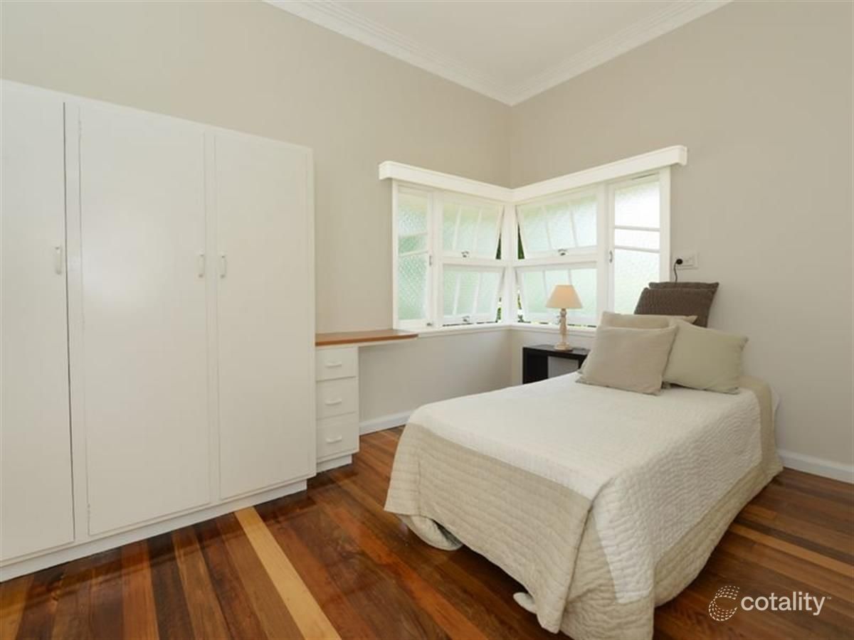 319 Mcleod St, Cairns North, QLD 4870