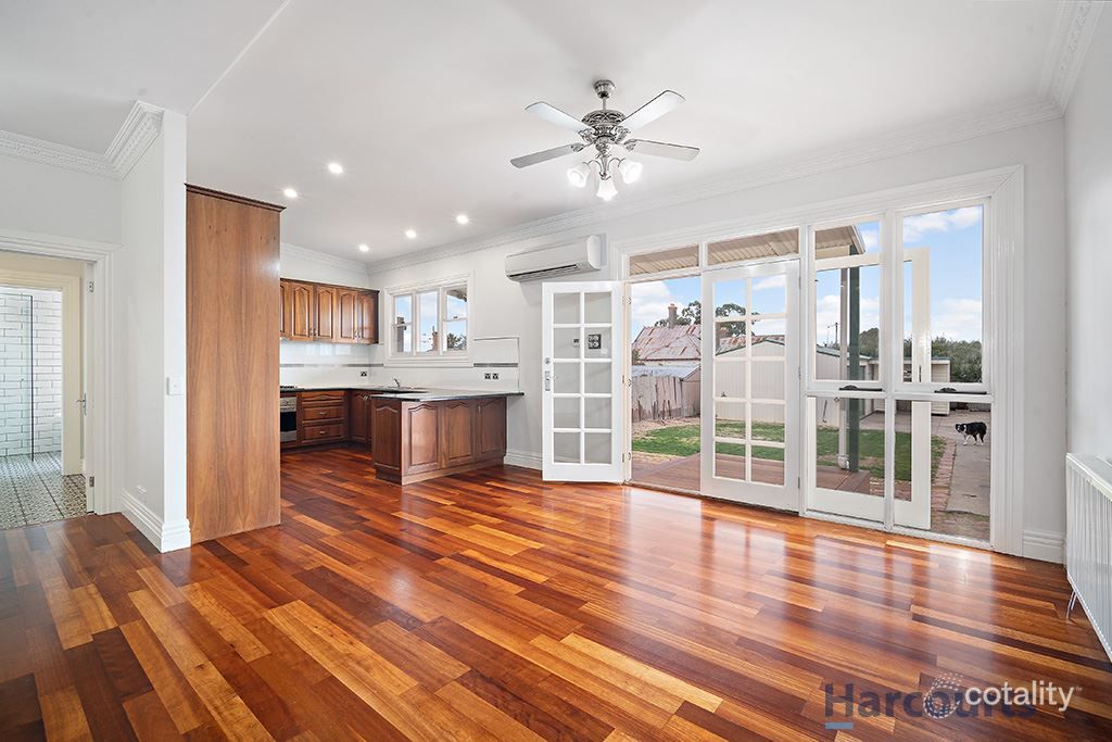 107 Seymour St, Soldiers Hill, VIC 3350