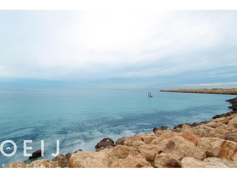 6 Leonidas Rd, North Coogee, WA 6163