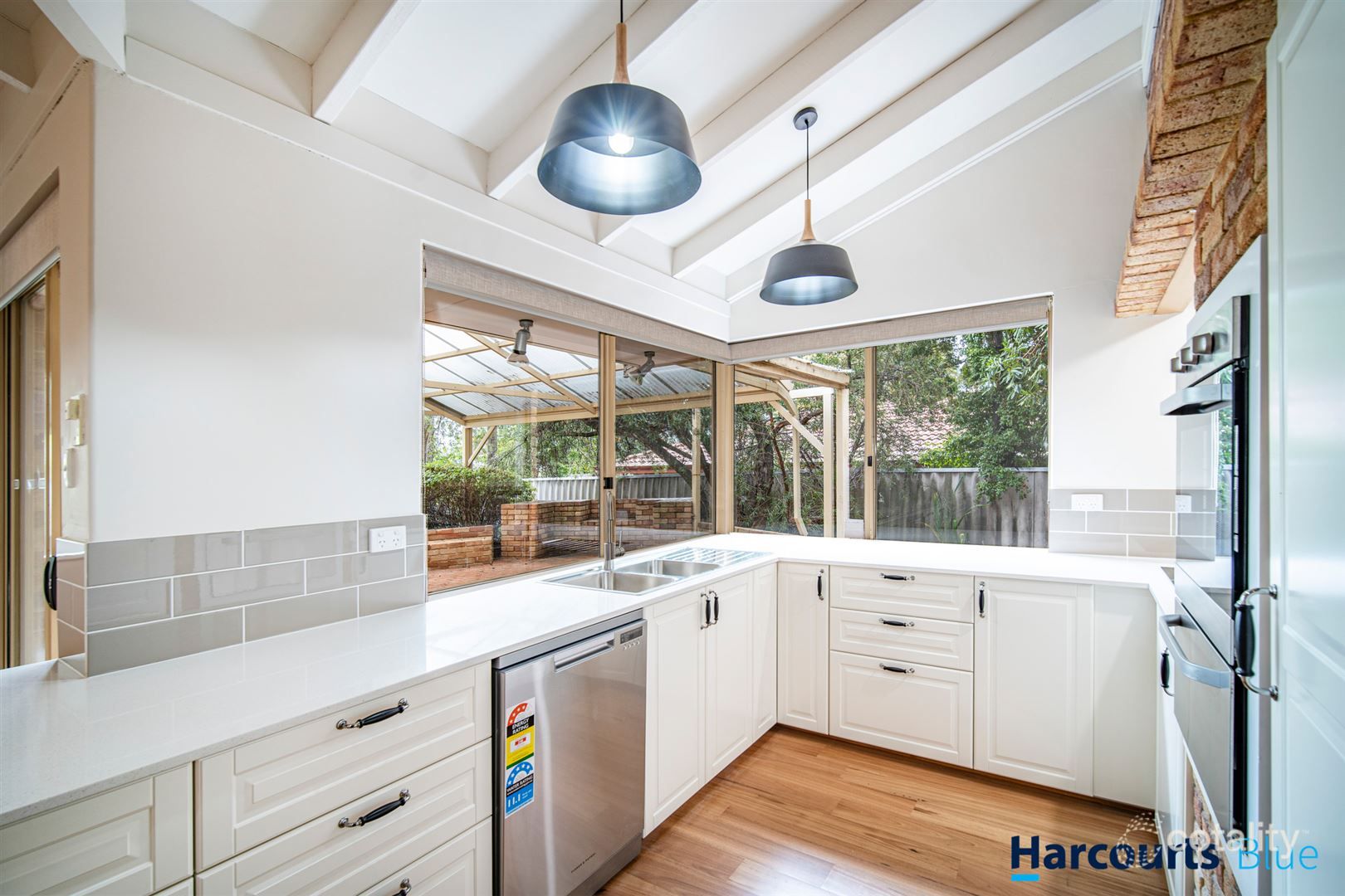 5 Le Souef Dr, Kardinya, WA 6163