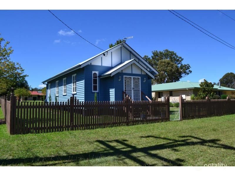 18 Pine Cres, Dalveen, QLD 4374