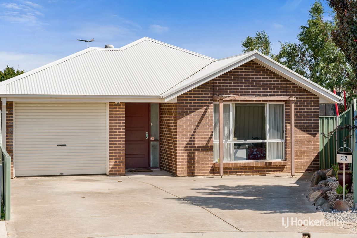 32 Trafalgar Dr, Elizabeth Park, SA 5113