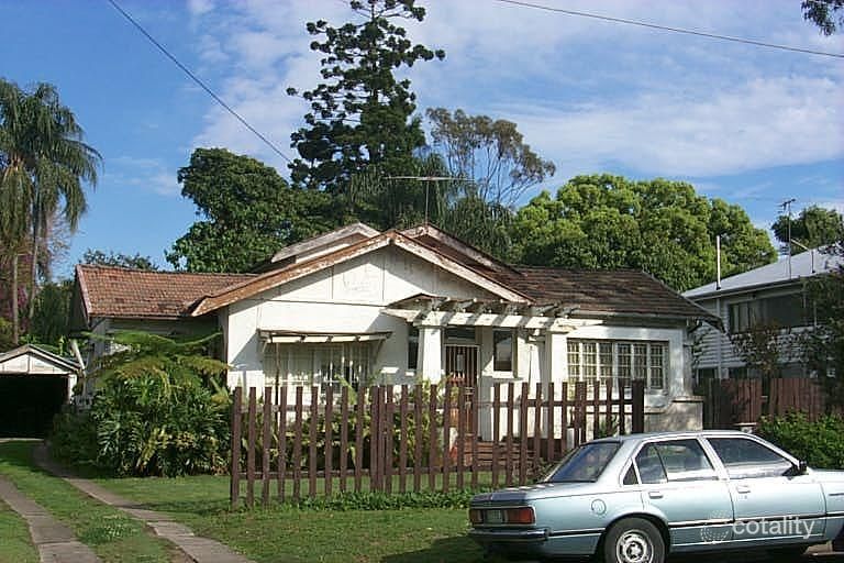 25 Avoca St, Yeronga, QLD 4104