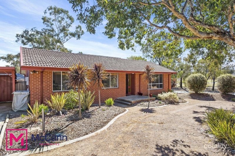 28 Sternberg Cres, Wanniassa, ACT 2903