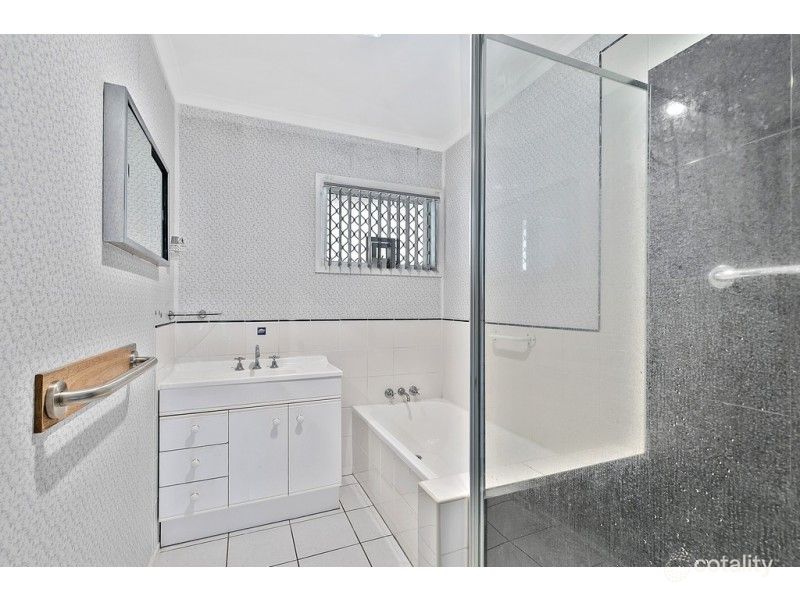 12 Carinya St, Cleveland, QLD 4163
