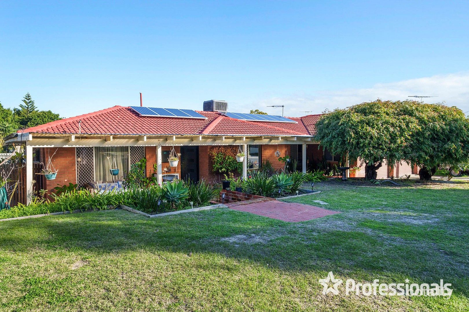 33 Butterick Pl, Girrawheen, WA 6064