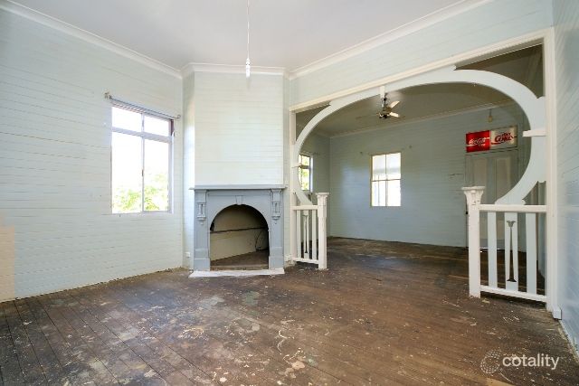 27 Christmas St, North Toowoomba, QLD 4350