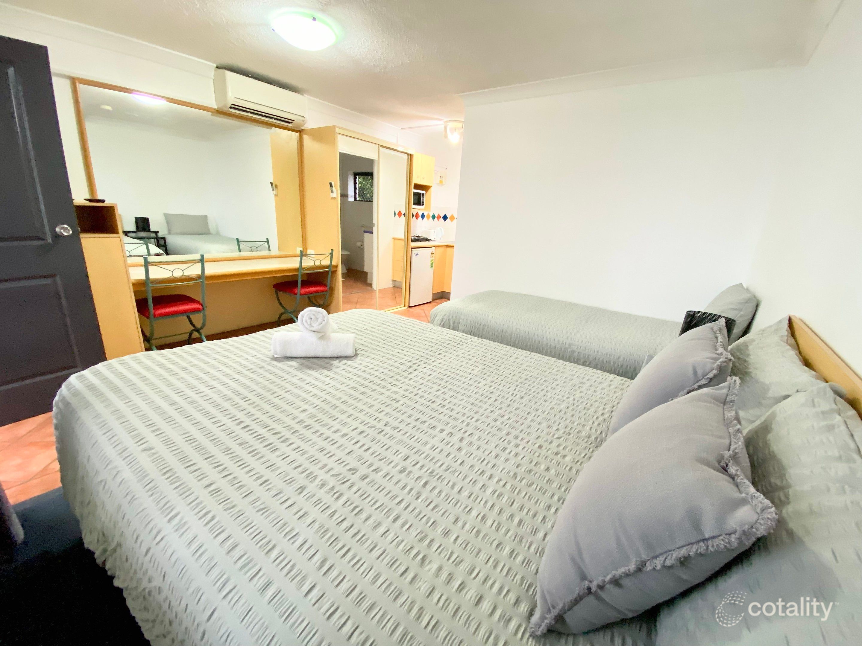 206/132 Marine Pde, Southport, QLD 4215