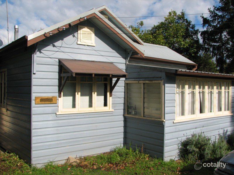 48 Springfield Cres, Springwood, NSW 2777