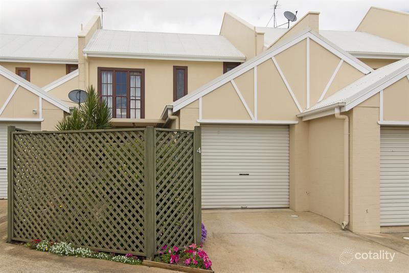 4/2 Sharon Ct, Darling Heights, QLD 4350