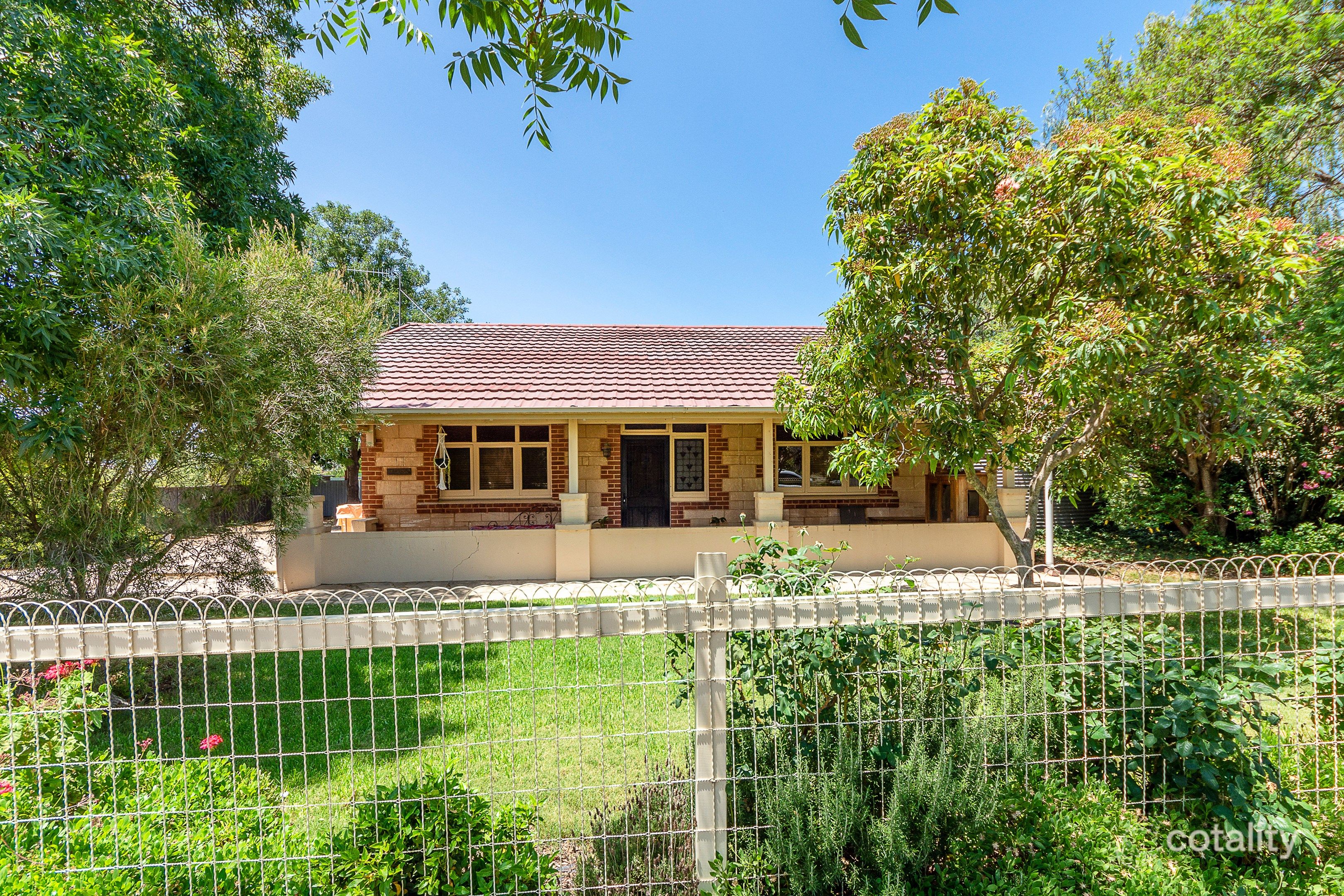 28 Coronation Rd, Strathalbyn, SA 5255