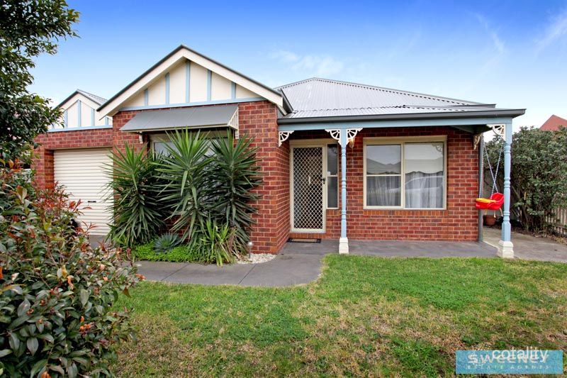 4 Dunstall Gdns, Caroline Springs, VIC 3023