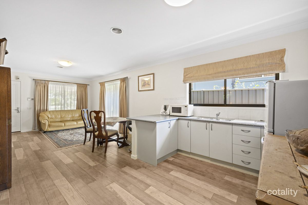 2 Hamilton Row, Yarralumla, ACT 2600