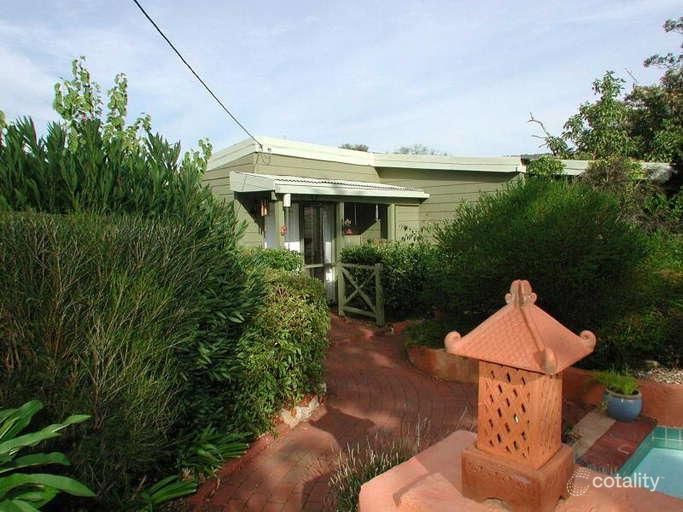 15 Butcher Rd, Roleystone, WA 6111