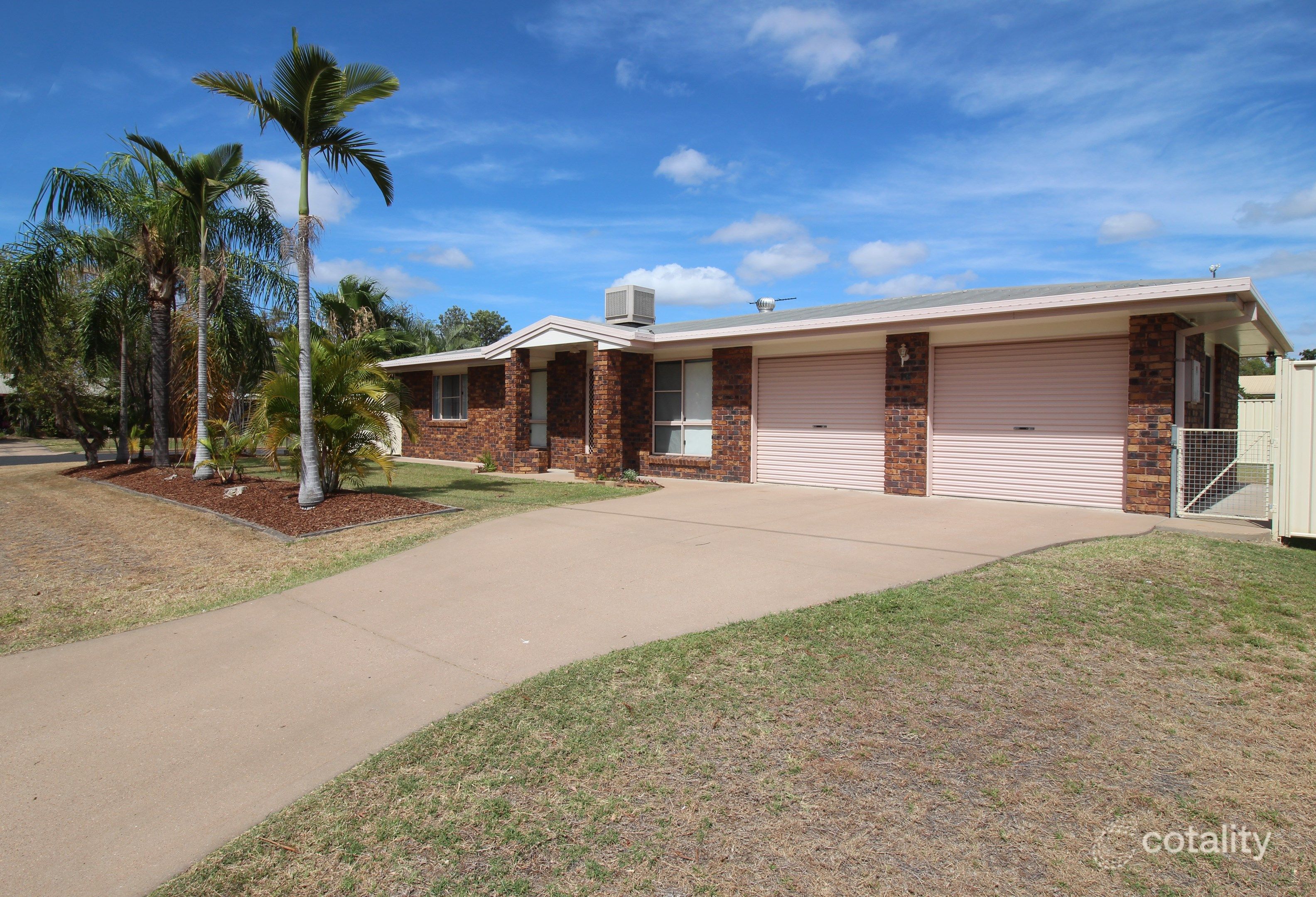 12 Eubar Pl, Emerald, QLD 4720