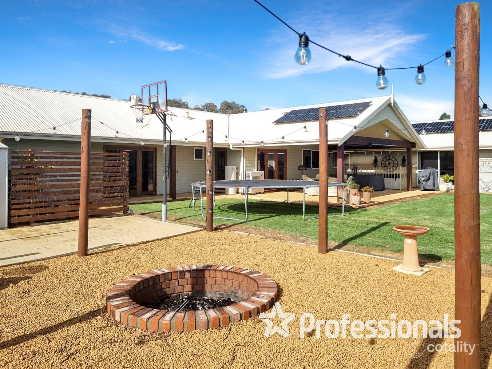 52 Nunnagine Cir, Roelands, WA 6226
