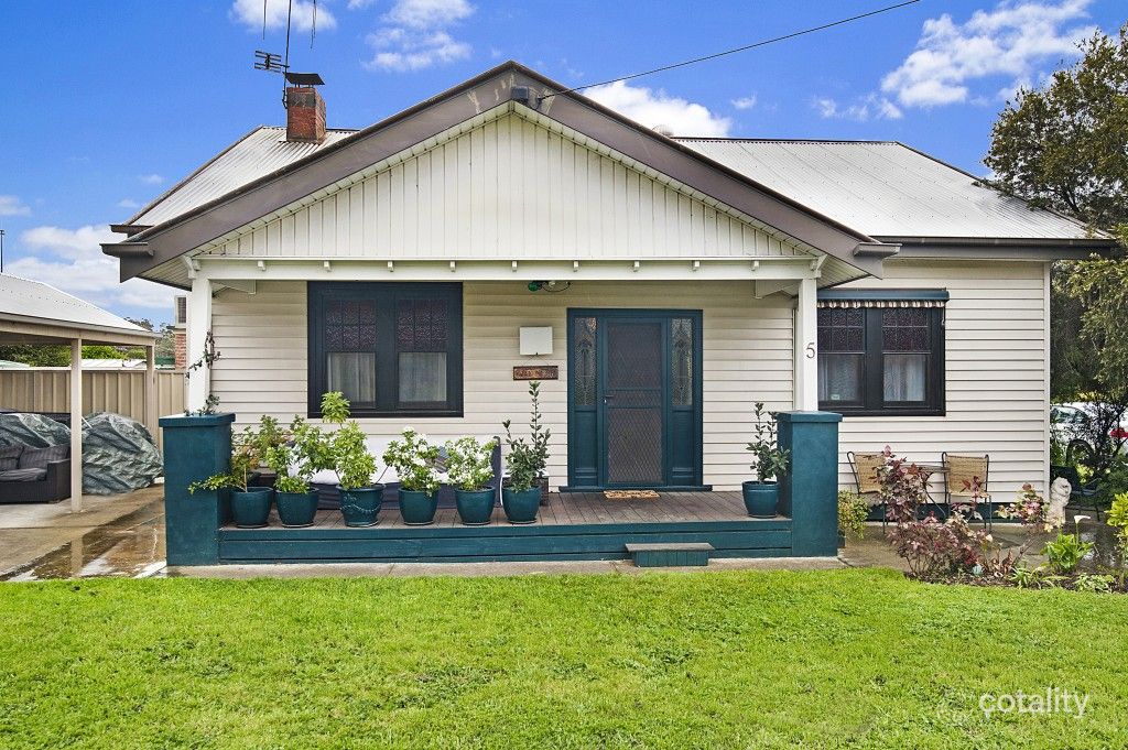 5 Station St, Kangaroo Flat, VIC 3555