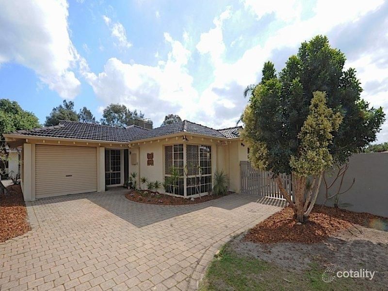 1a Howlett Pl, Leeming, WA 6149