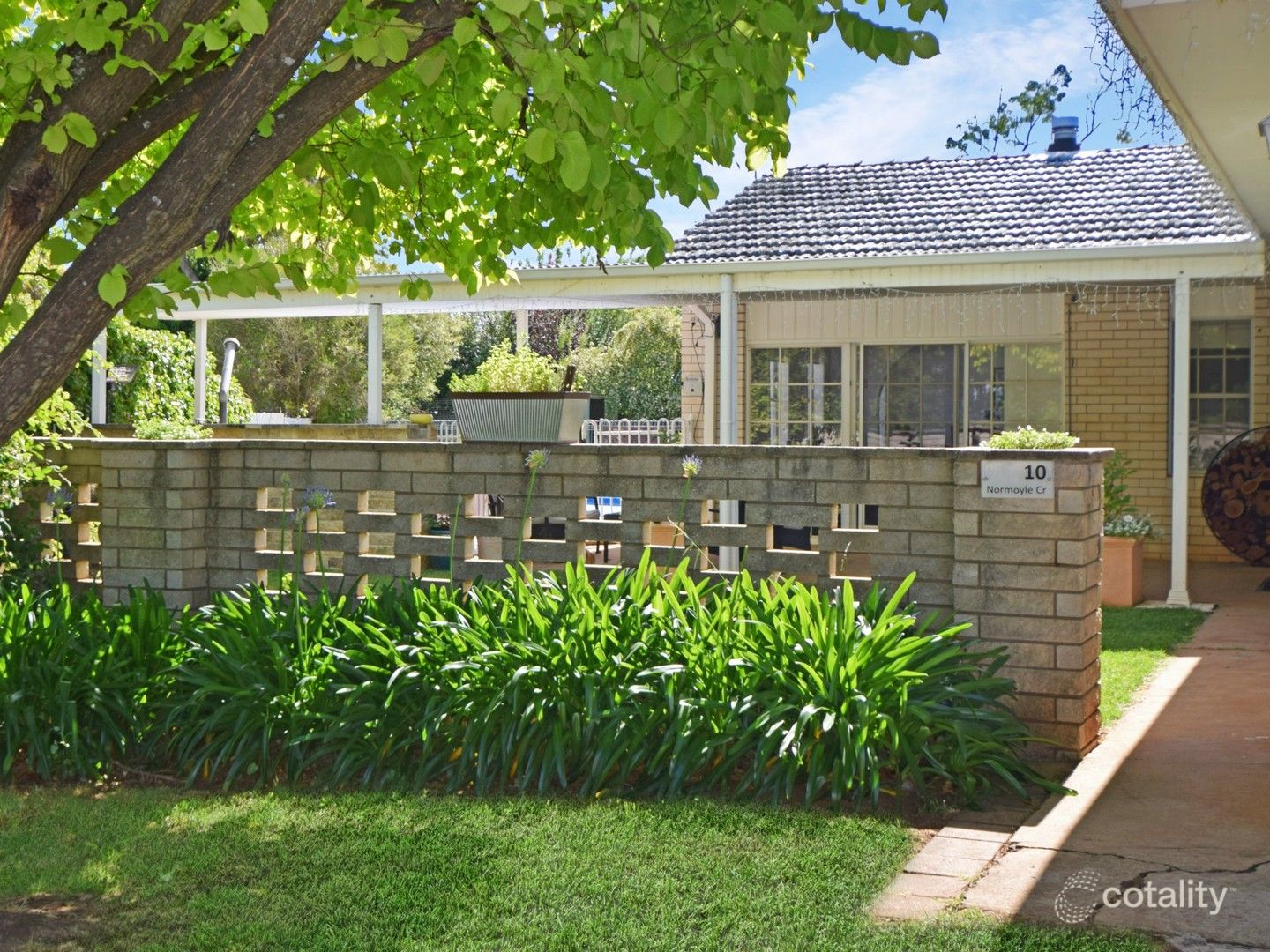 10 Normoyle Cres, Young, NSW 2594