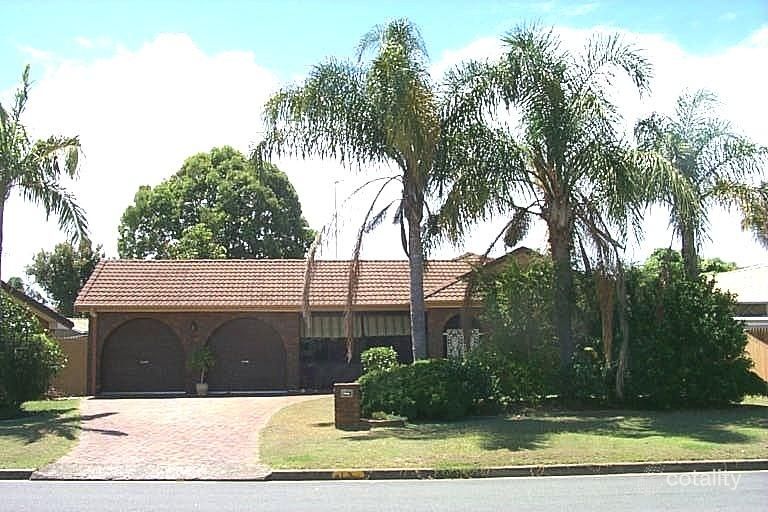 13 Burrinjuck Dr, Coombabah, QLD 4216