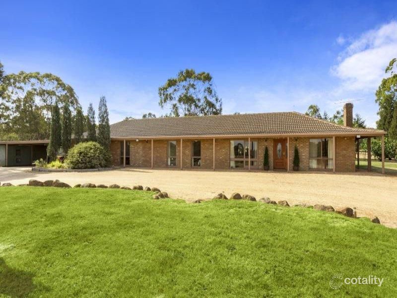 10 Woodside Ct, Eden Park, VIC 3757