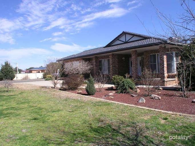 30 Billabong Cres, Parkes, NSW 2870