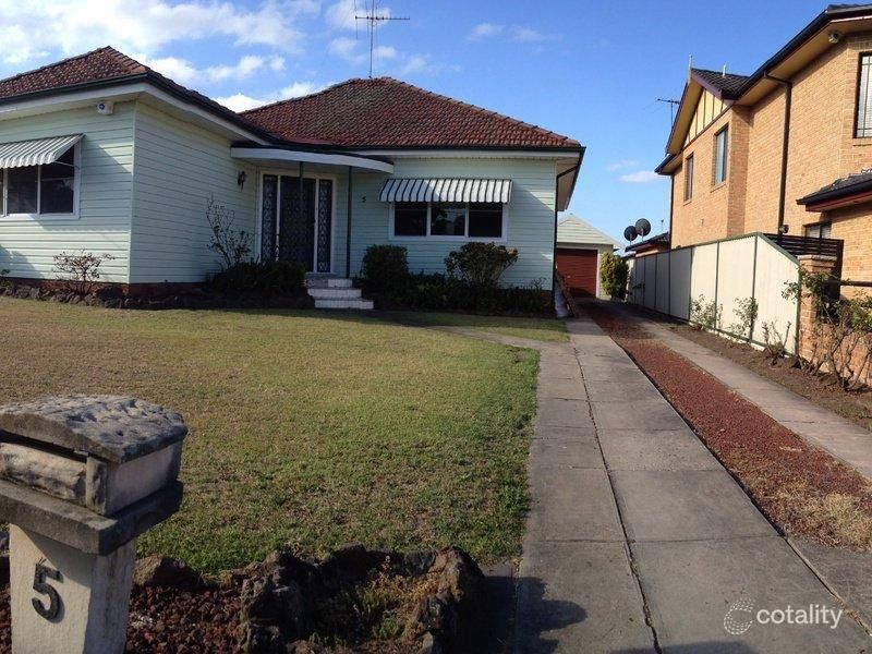 5 Cartwright Ave, Merrylands, NSW 2160
