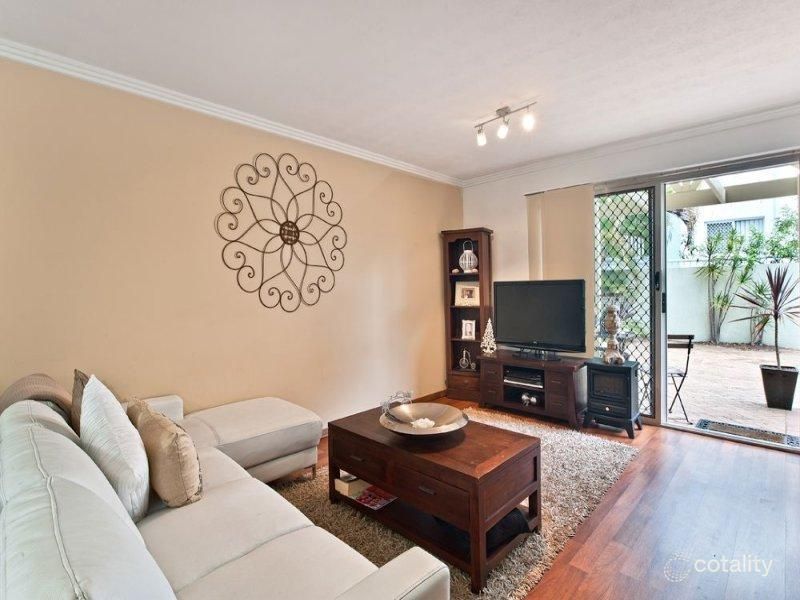 5/79 Bayview St, Runaway Bay, QLD 4216