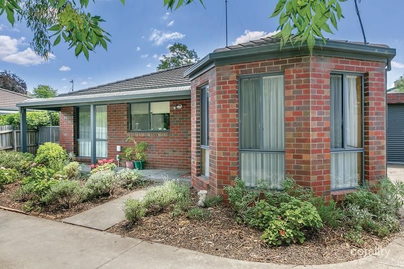 2/518 Talbot St S, Redan, VIC 3350
