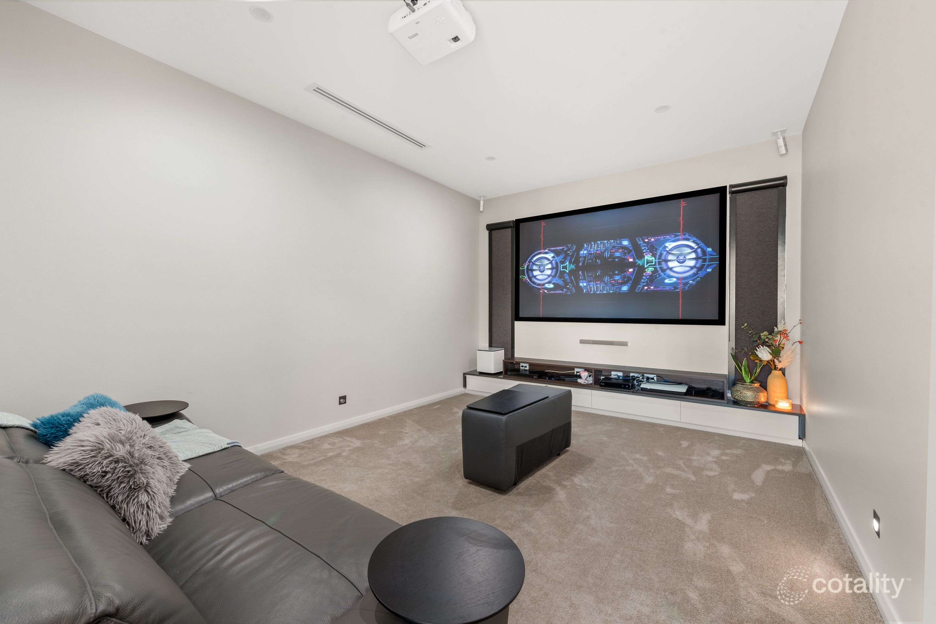 2 Holgar Cres, Taylor, ACT 2913