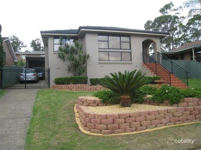 13 Serpentine St, Bossley Park, NSW 2176