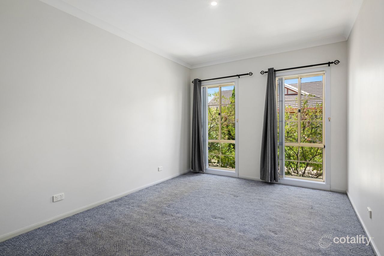 2/965 Burrows Rd, Glenroy, NSW 2640