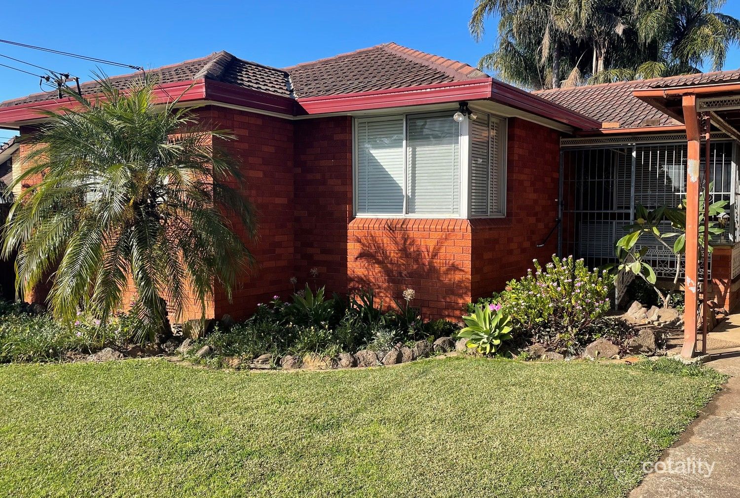 16 Gibson Ave, Casula, NSW 2170