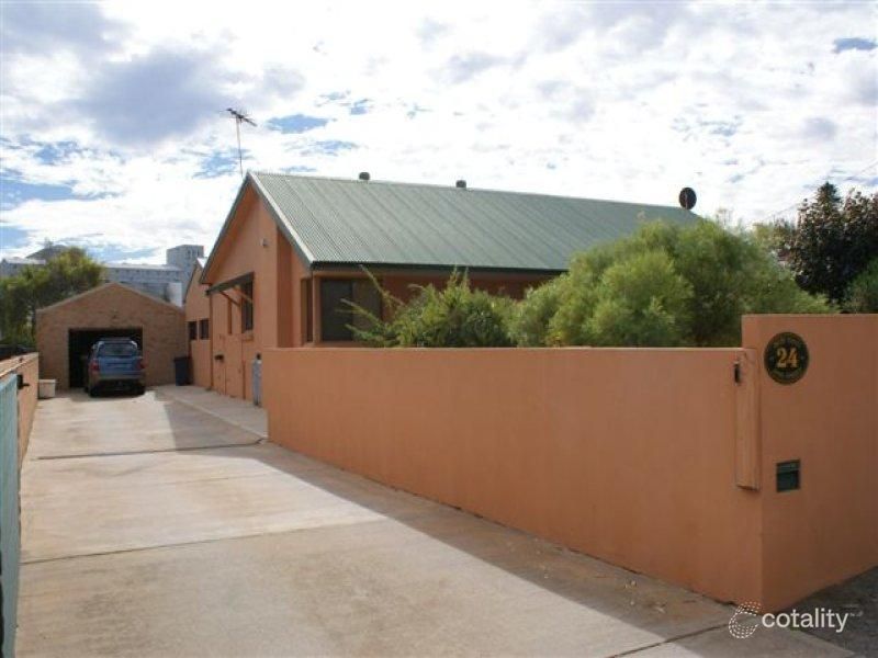 24 Jose St, Beachlands, WA 6530