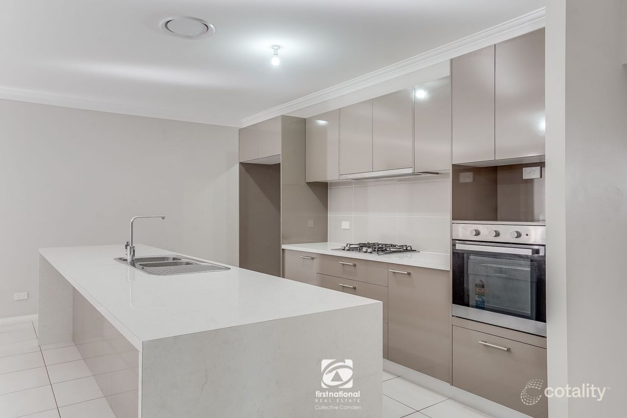 43 Nicholson Pde, Spring Farm, NSW 2570