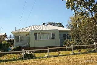 9 Collins St, Mount Lofty, QLD 4350