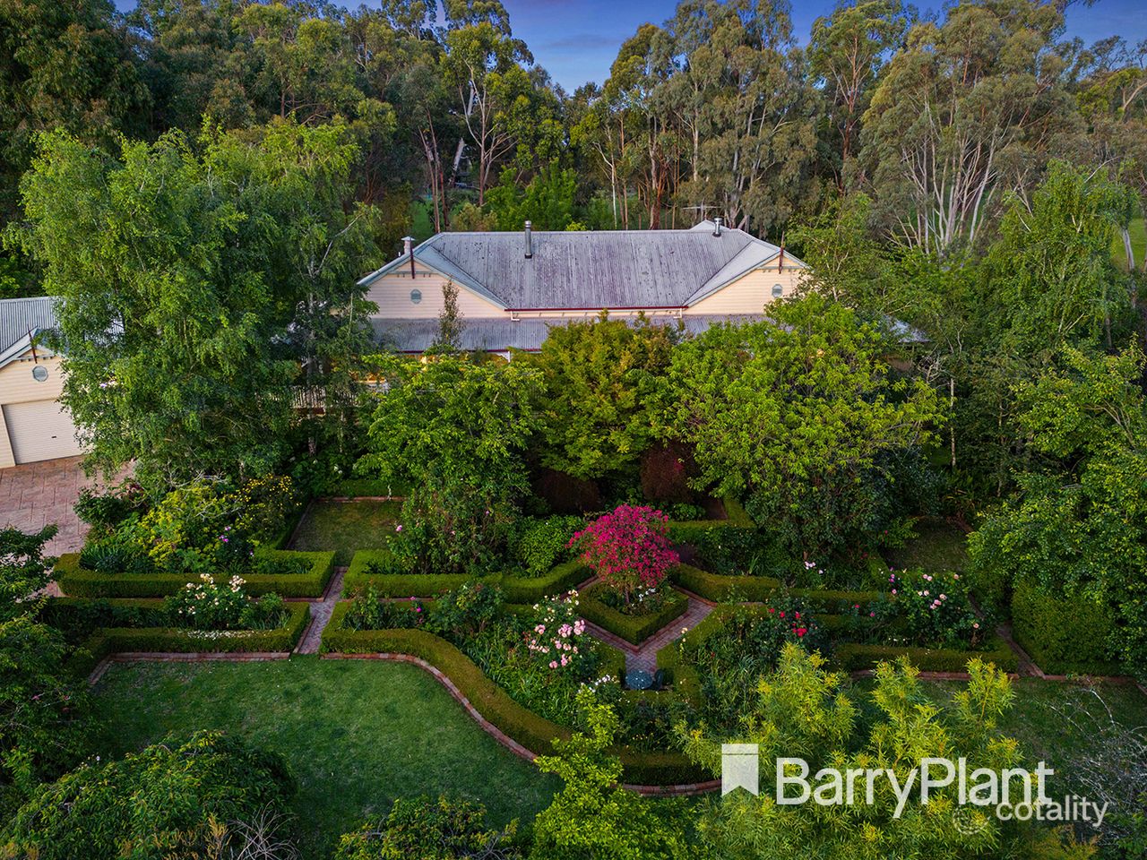 13 Rodger Rd, Wandin North, VIC 3139