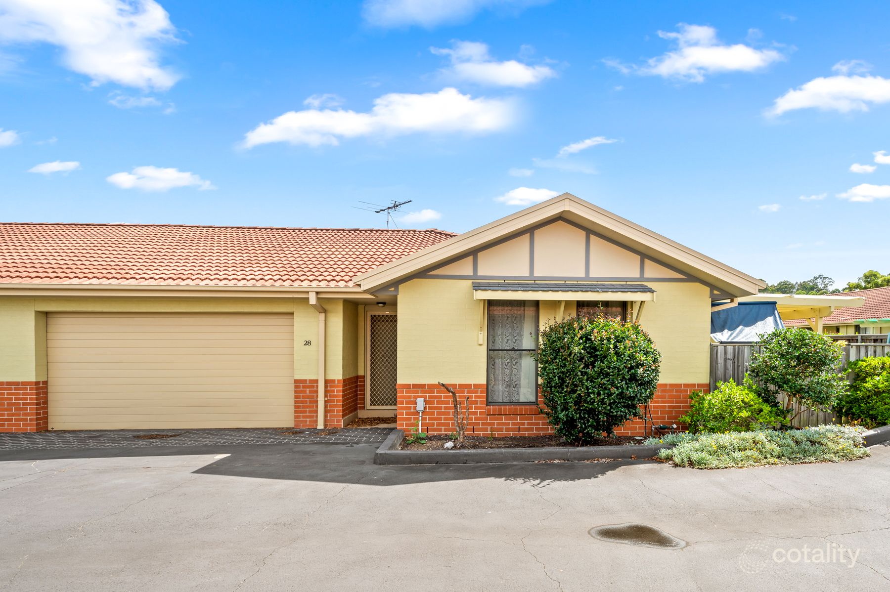 28/12 Denton Park Dr, Rutherford, NSW 2320