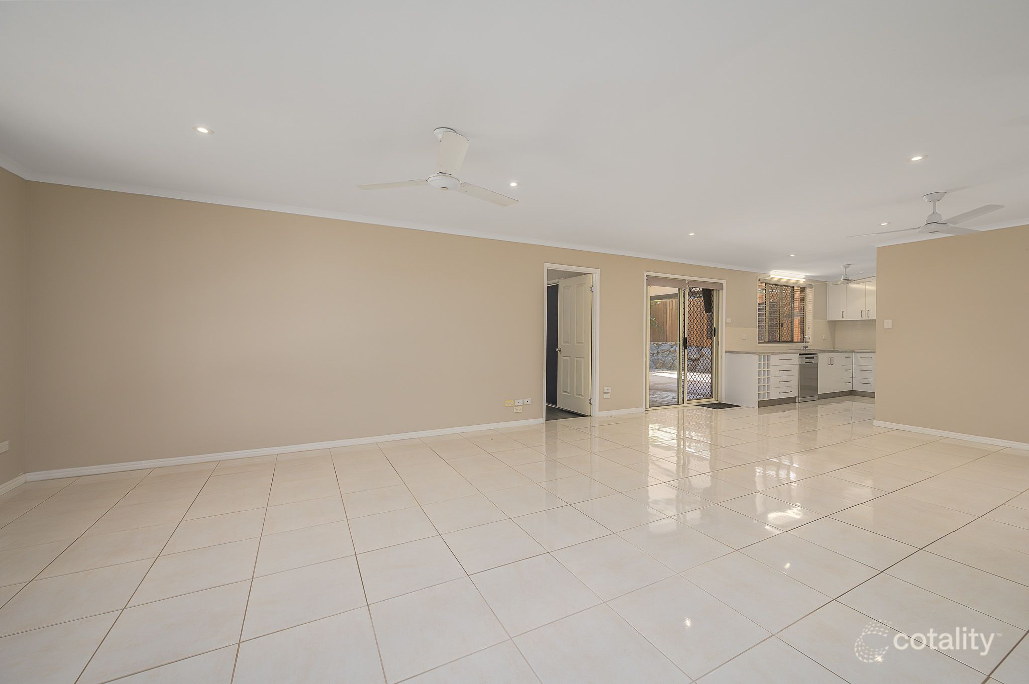 2 Maraboon Ct, Clinton, QLD 4680